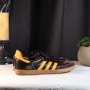 Vintage adidas samba black/yellow low top sneakers